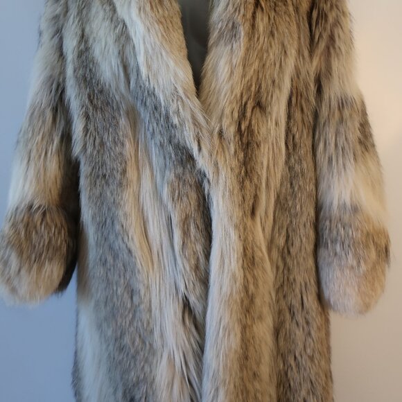 Womens Saks Fifth Avenue White Beige Full Length Coyote Fur Coat XL - Picture 6 of 16